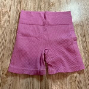 Women's pink spandex gym shorts, high waisted biker shorts, cotton on Body